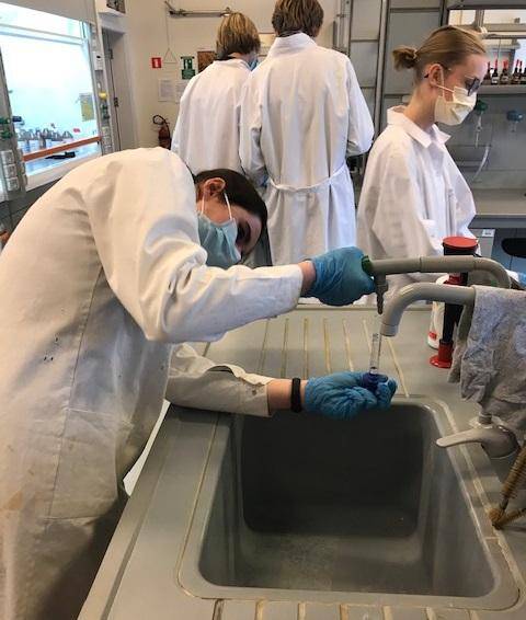 Zajęcia laboratoryjne na UG